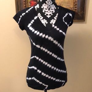 💫INC Small studs Embellished tie dye v-neck short cap sleeve t-shirt